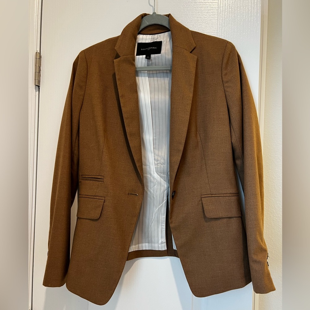Banana Republic brown(cognac) suit set with straight pants and over size blazer